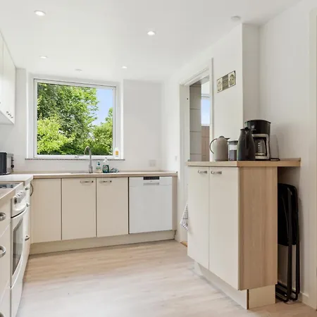 Charmerende 3br Familiehus Naer Centrum Apartmán Odense
