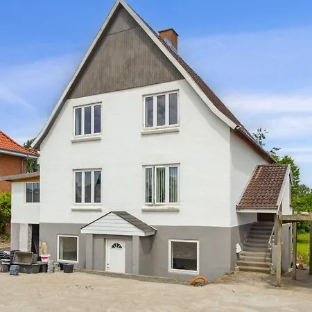 Charmerende 3br Familiehus Naer Centrum